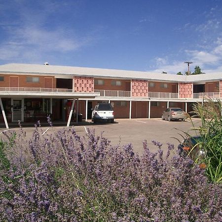 1St Travel Inn Oakley Zewnętrze zdjęcie