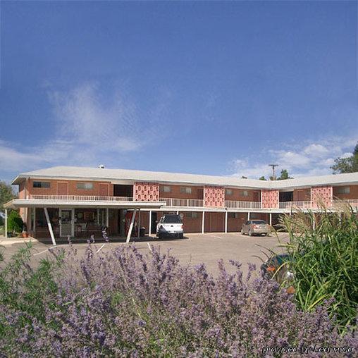1St Travel Inn Oakley Zewnętrze zdjęcie
