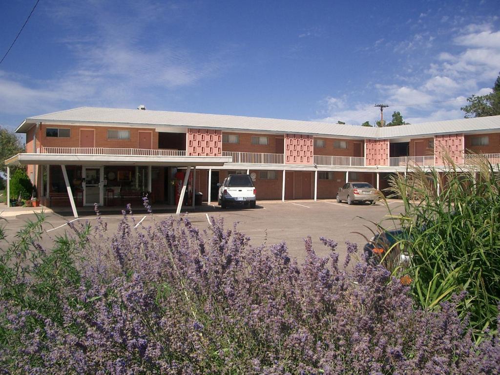 1St Travel Inn Oakley Zewnętrze zdjęcie