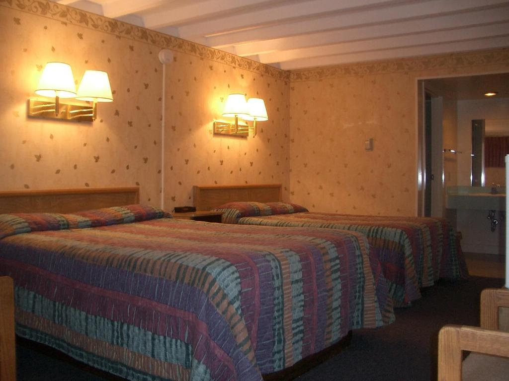 1St Travel Inn Oakley Pokój zdjęcie